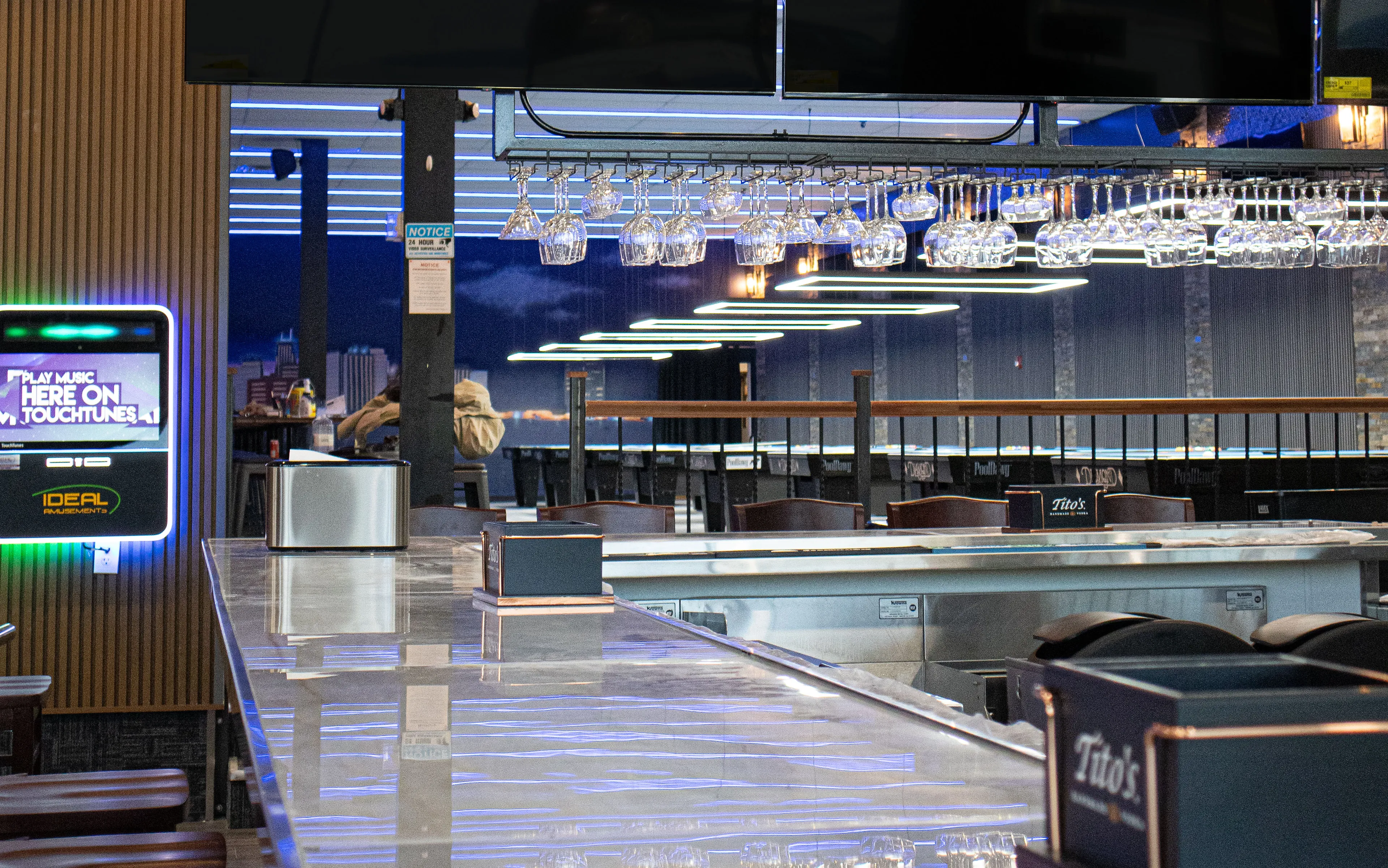 bar.jpg